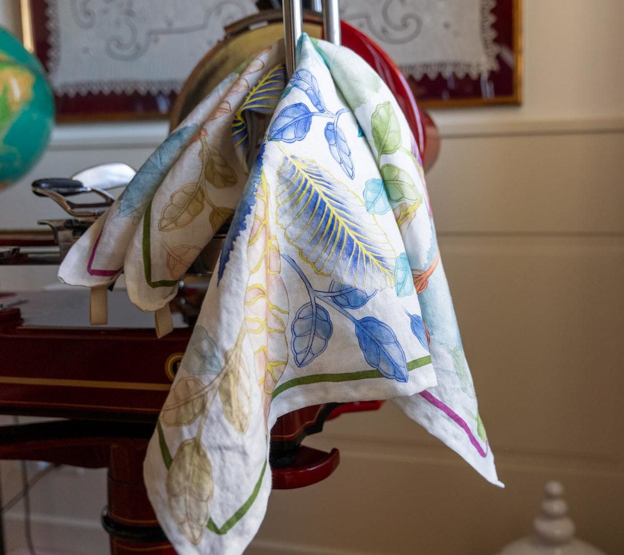 Foliage Verde Linen Towel