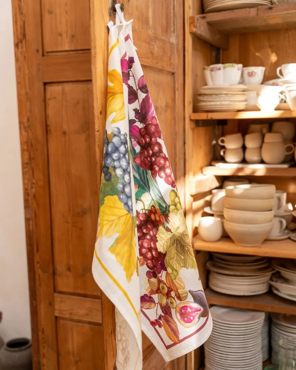 "Vindemia Giallo" Linen Towel